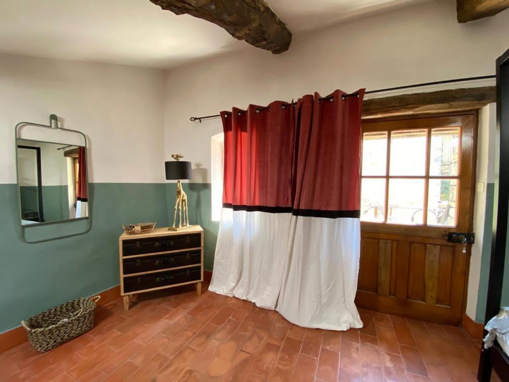 La Tour Des Baronnies A La Porte De L Eau Saint-Auban-sur-l'Ouveze Luaran gambar